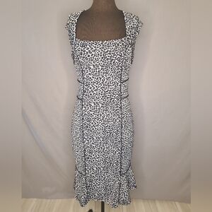 Chic Monochrome Leopard Print Midi Dress